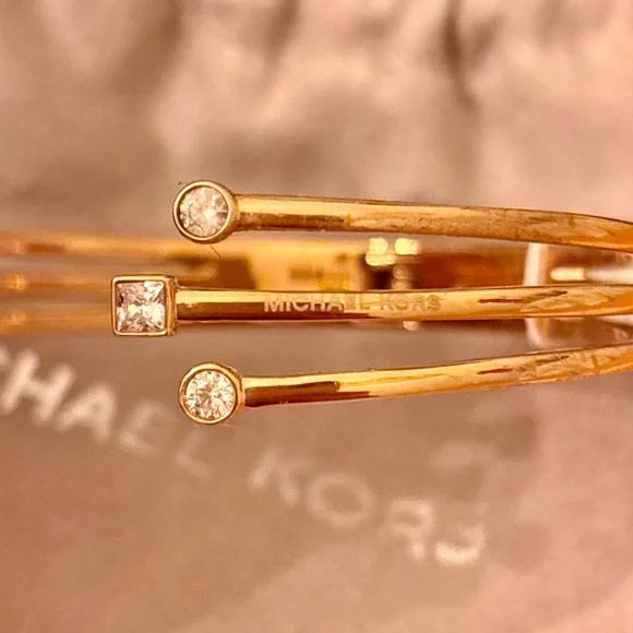 NWT Michael Kors Modern Brilliance Gold Color Cuff Bracelet Crystals - Picture 5 of 14